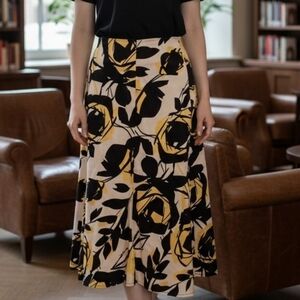Chic Floral Skirt in Black and Yellow 6758